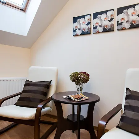 Vanilla 1, 2bdr 2bth 5min To Main Square Apartamento *